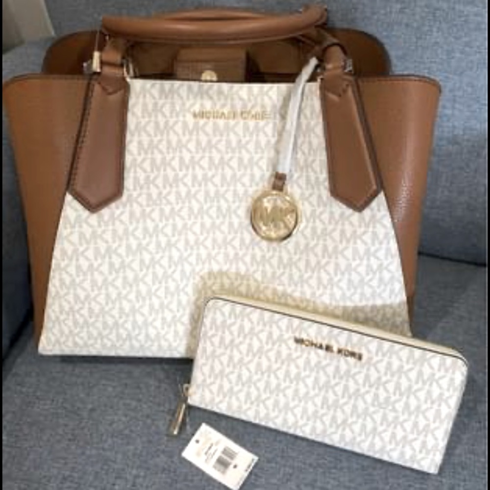 Michael Kor’s purse and wallet set NWT